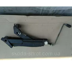 Домкрат для  Skoda Octavia Tour 1U0011031A